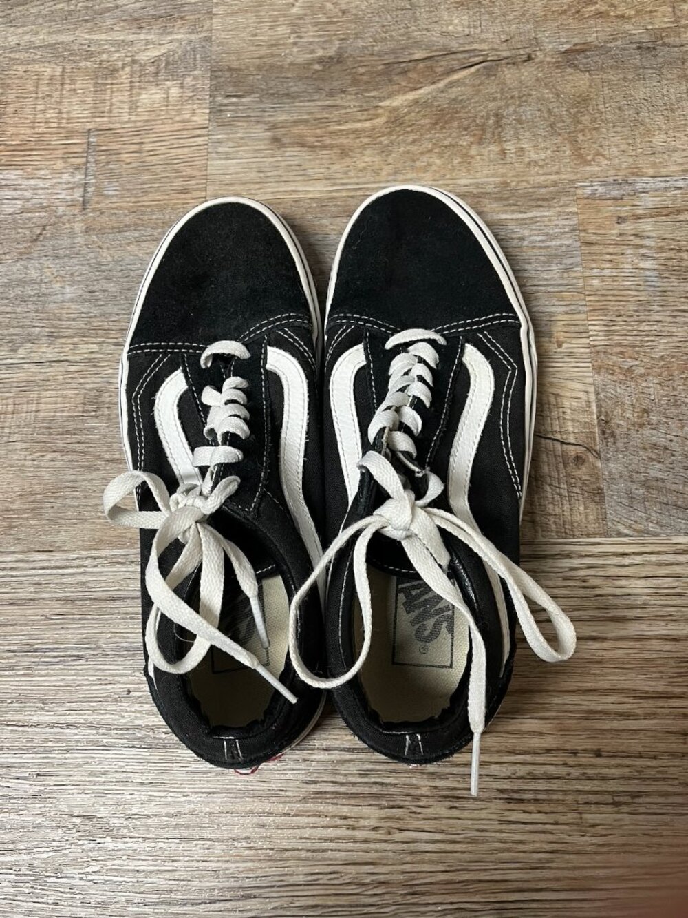 Black Vans Old Skool Sneakers